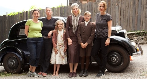 cast-1.jpg